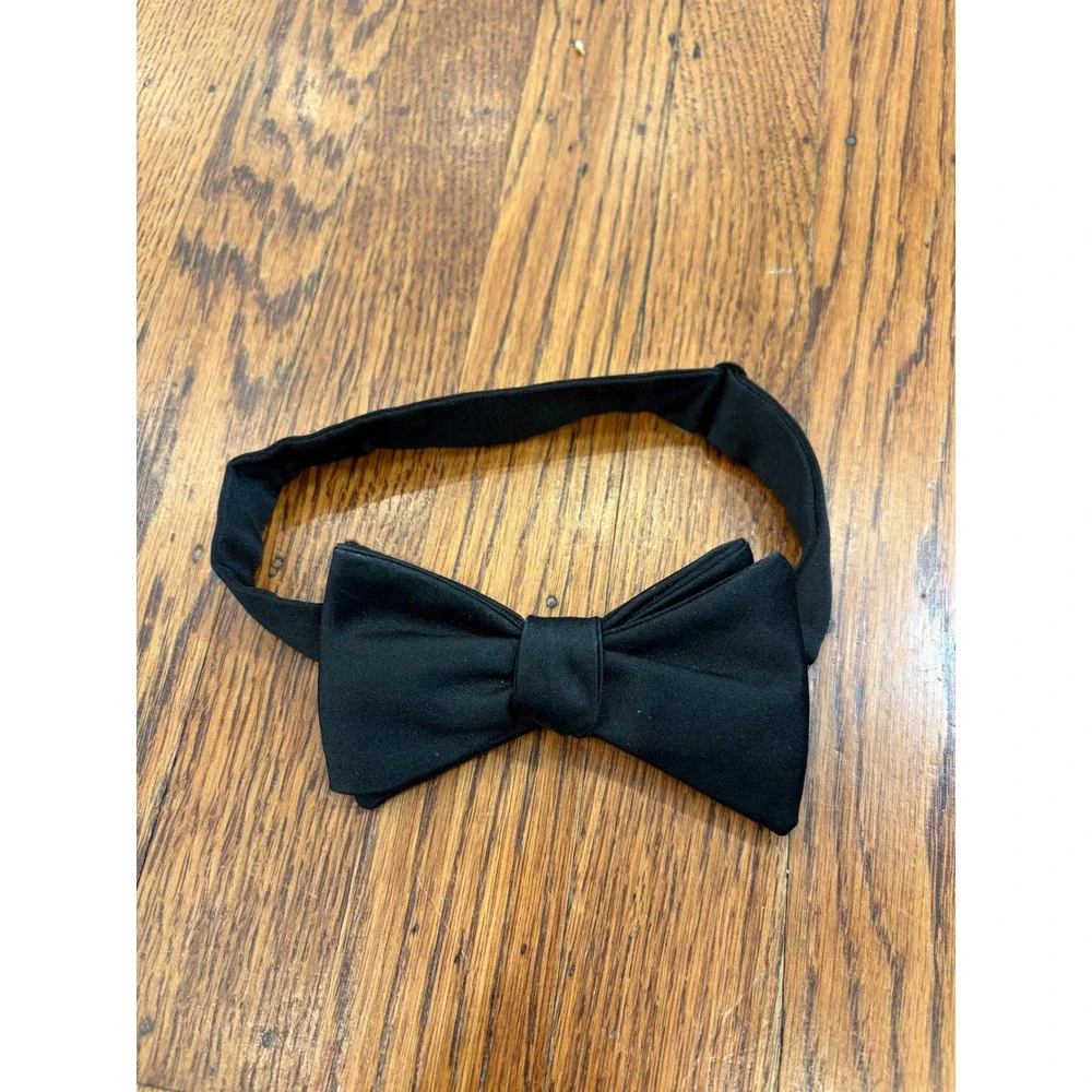 Robert Talbott Mens Black 100% Pure Silk Pre-Tied Bow Tie Adjustable Formal